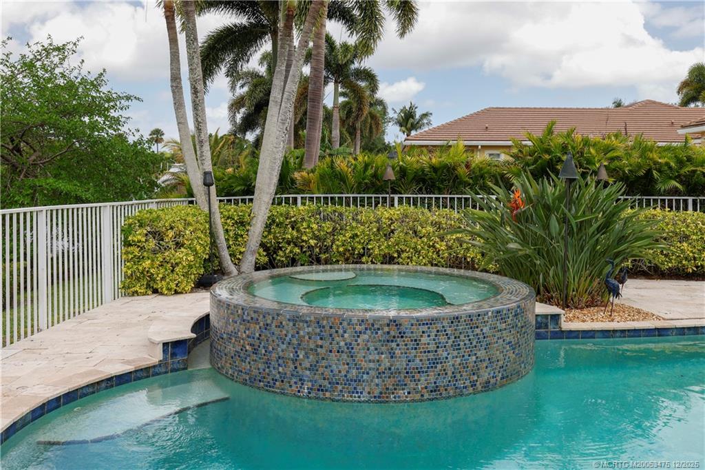 467 SW Lost River Road