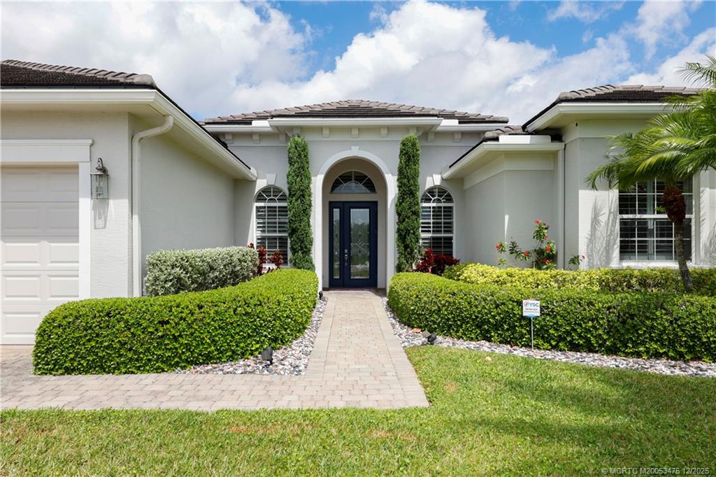 467 SW Lost River Road