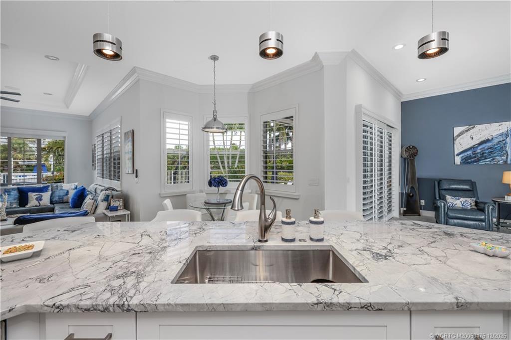 467 SW Lost River Road