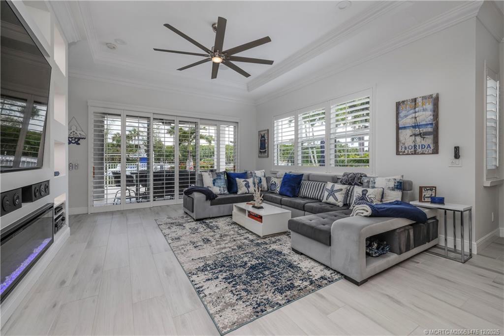 467 SW Lost River Road