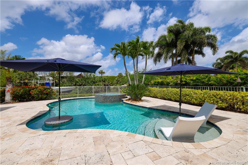 467 SW Lost River Road