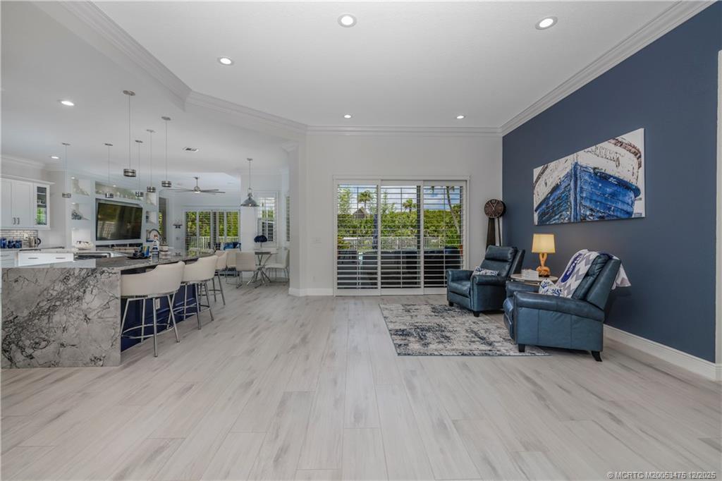 467 SW Lost River Road