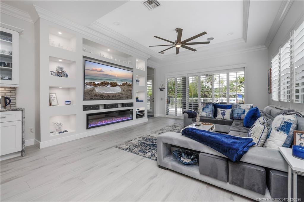 467 SW Lost River Road