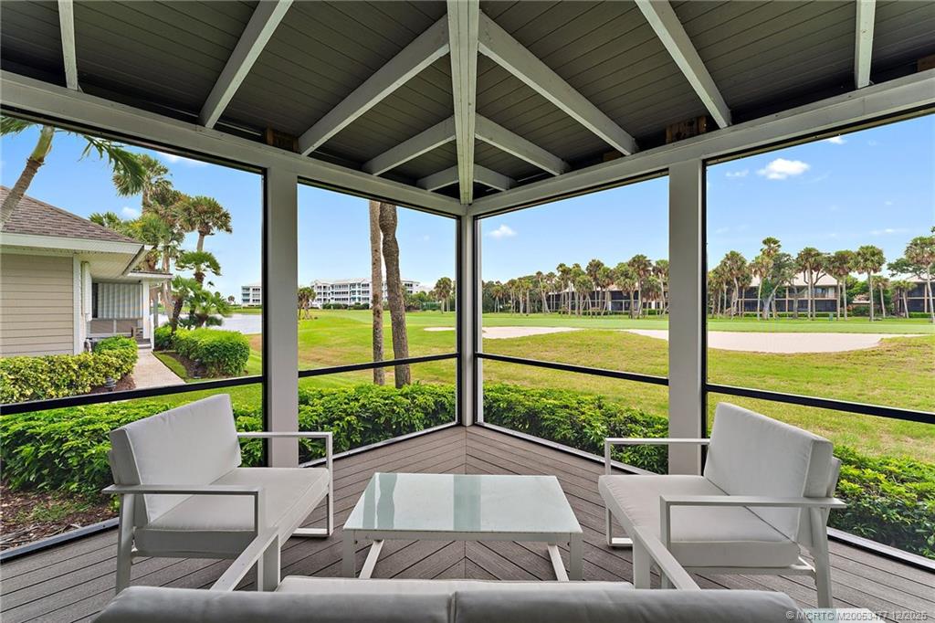 303 NE Golfview Circle