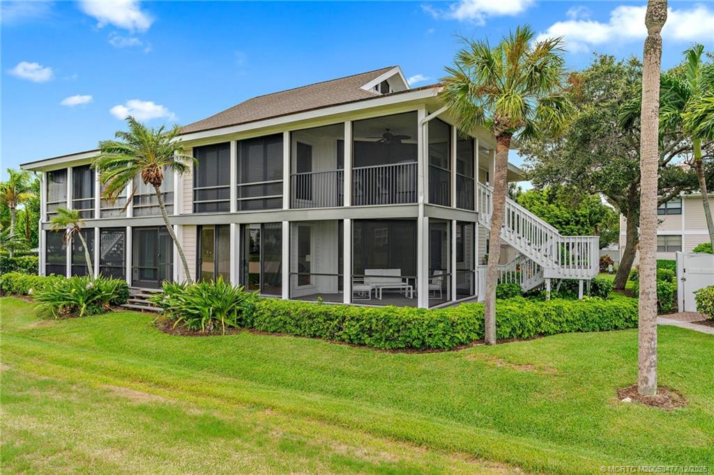 303 NE Golfview Circle