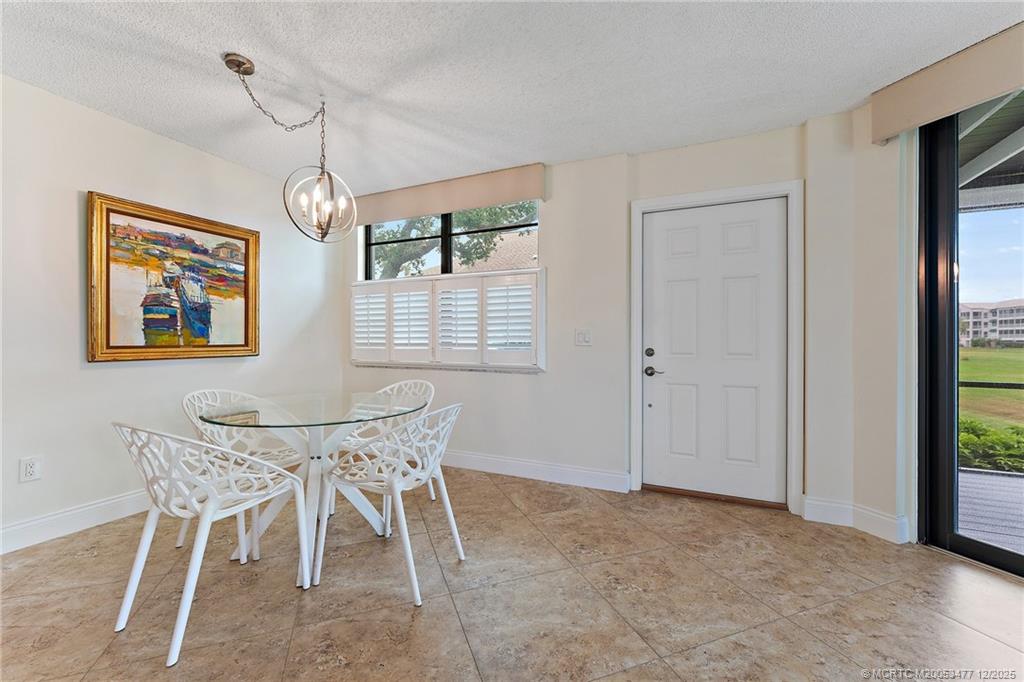 303 NE Golfview Circle