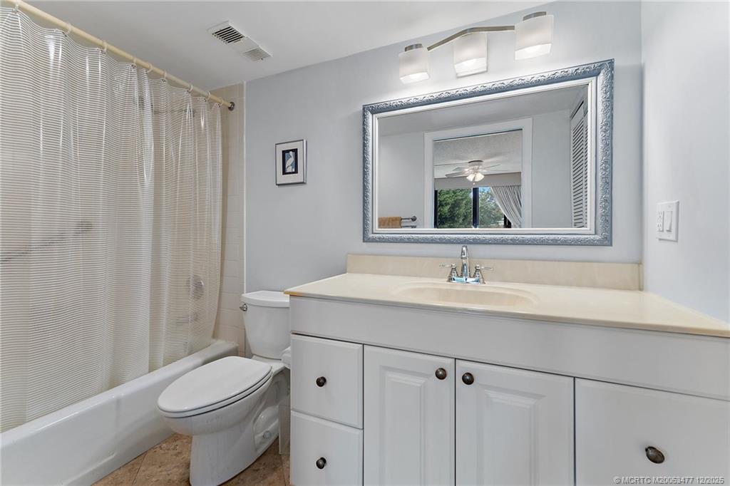 303 NE Golfview Circle