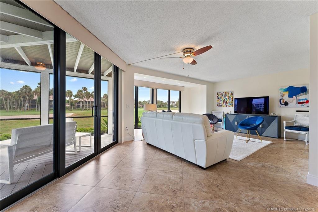 303 NE Golfview Circle