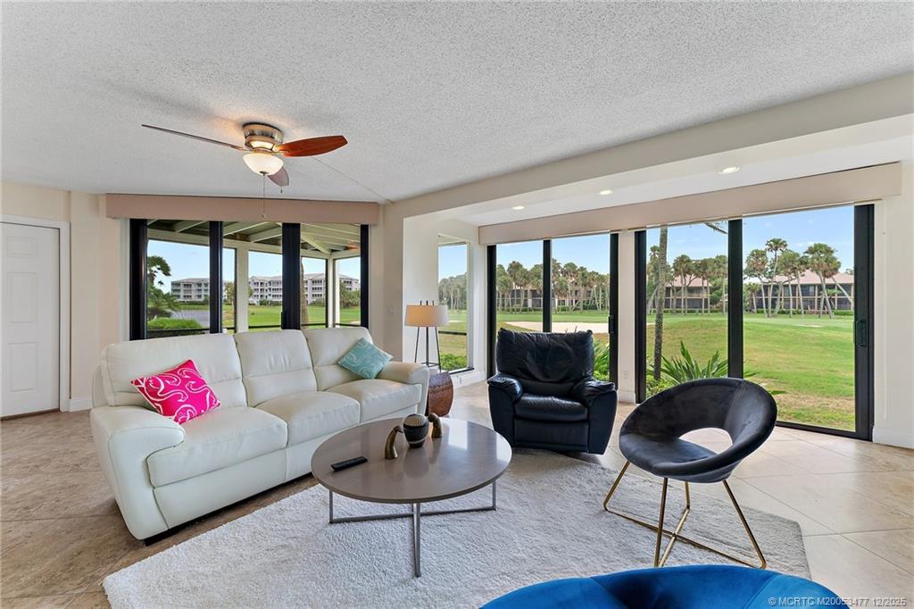 303 NE Golfview Circle