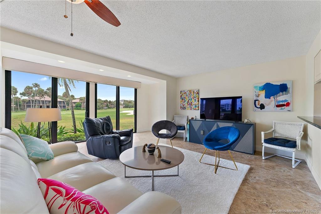 303 NE Golfview Circle