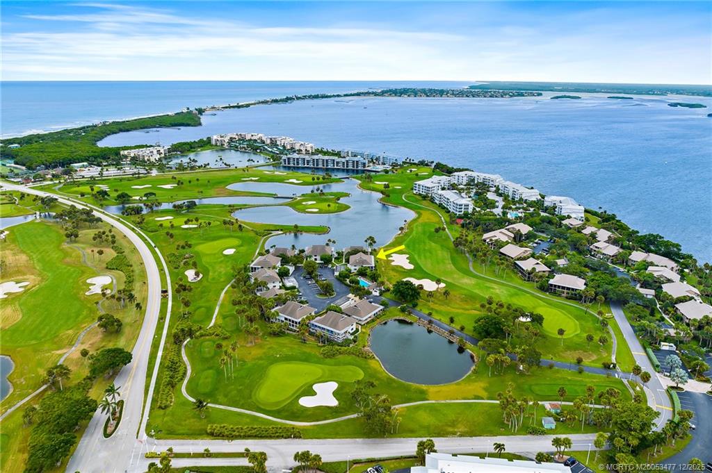 303 NE Golfview Circle