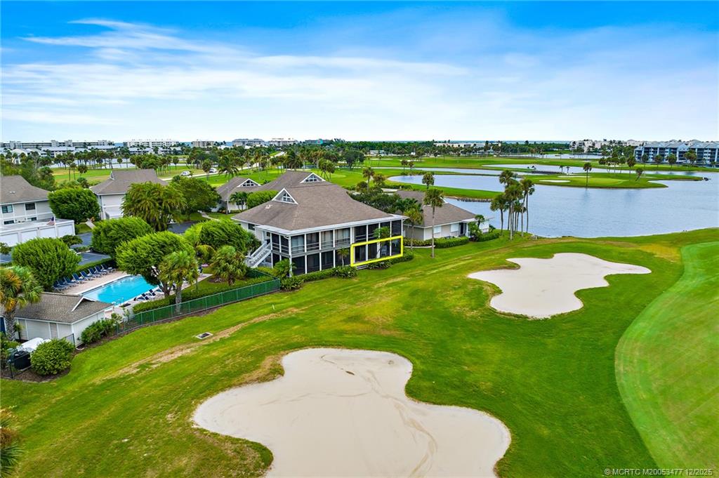 303 NE Golfview Circle