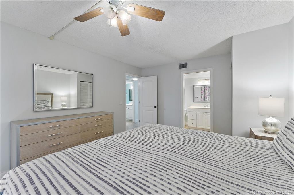 303 NE Golfview Circle