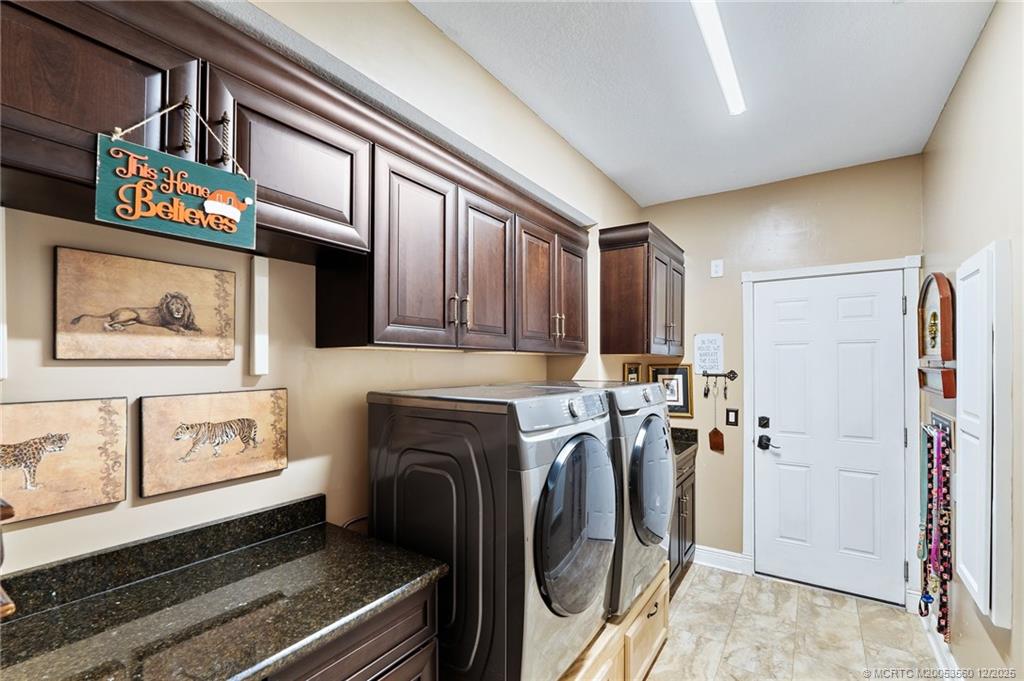 4803 SW Lake Grove Circle