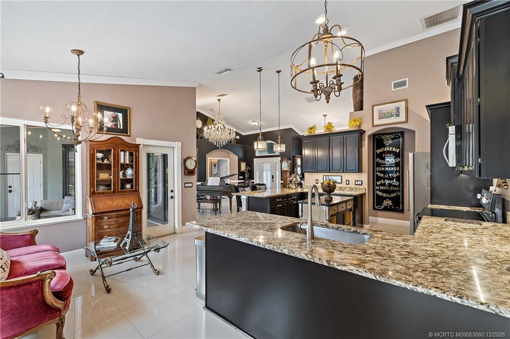 4803 SW Lake Grove Circle