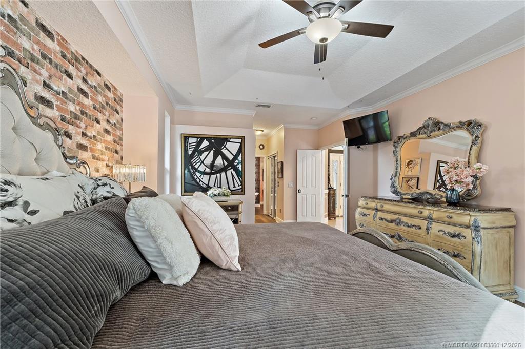 4803 SW Lake Grove Circle