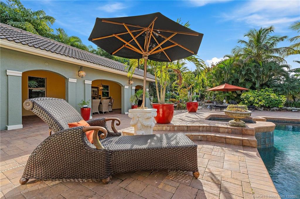 4803 SW Lake Grove Circle