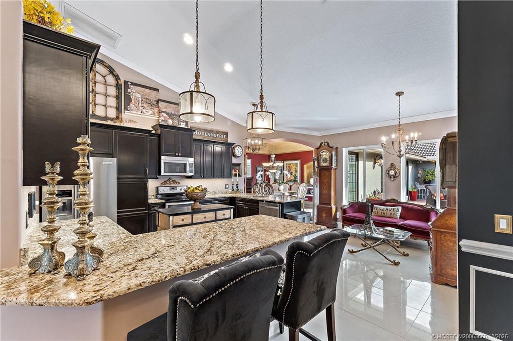 4803 SW Lake Grove Circle