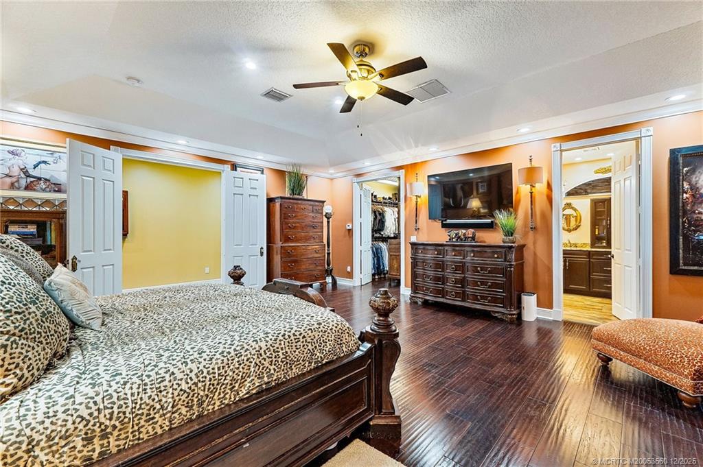 4803 SW Lake Grove Circle