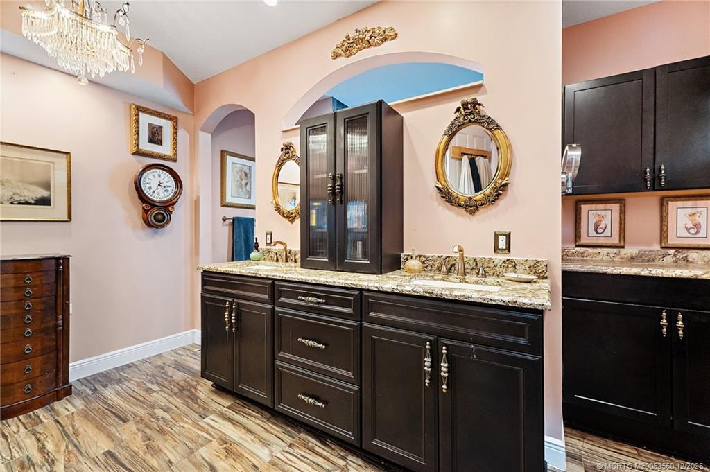 4803 SW Lake Grove Circle