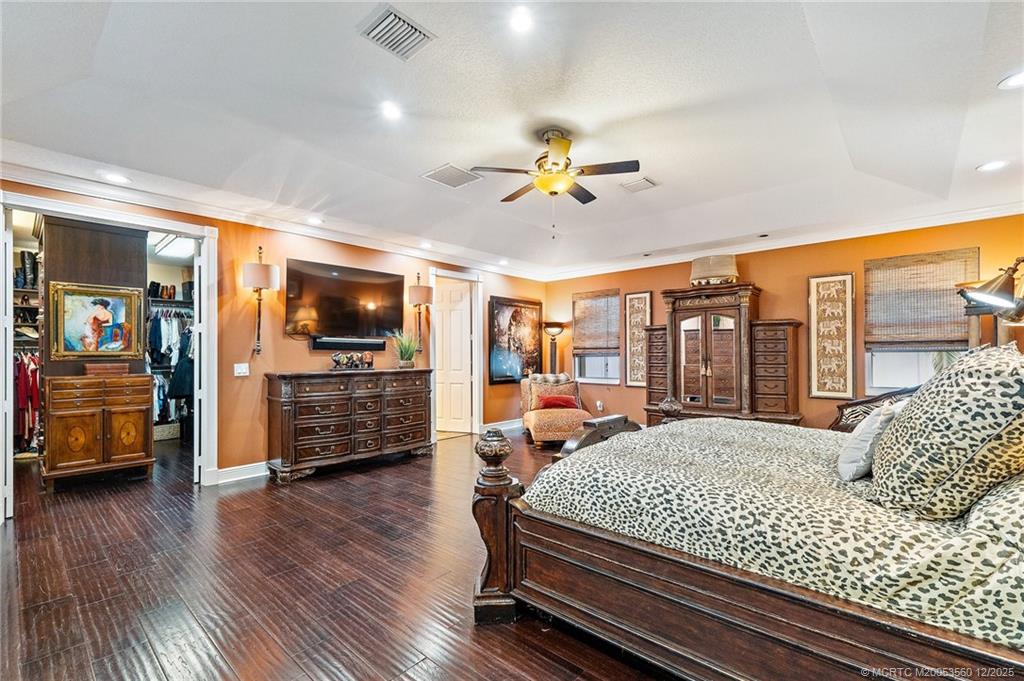 4803 SW Lake Grove Circle