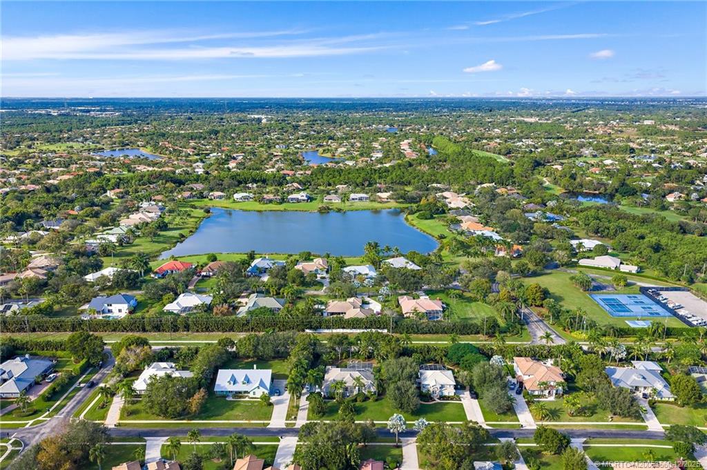 4803 SW Lake Grove Circle