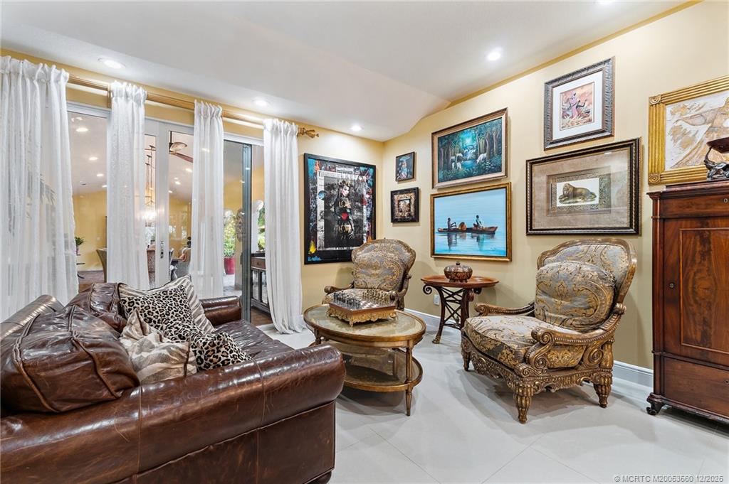 4803 SW Lake Grove Circle