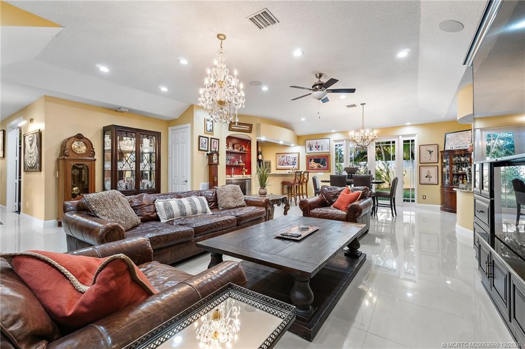 4803 SW Lake Grove Circle