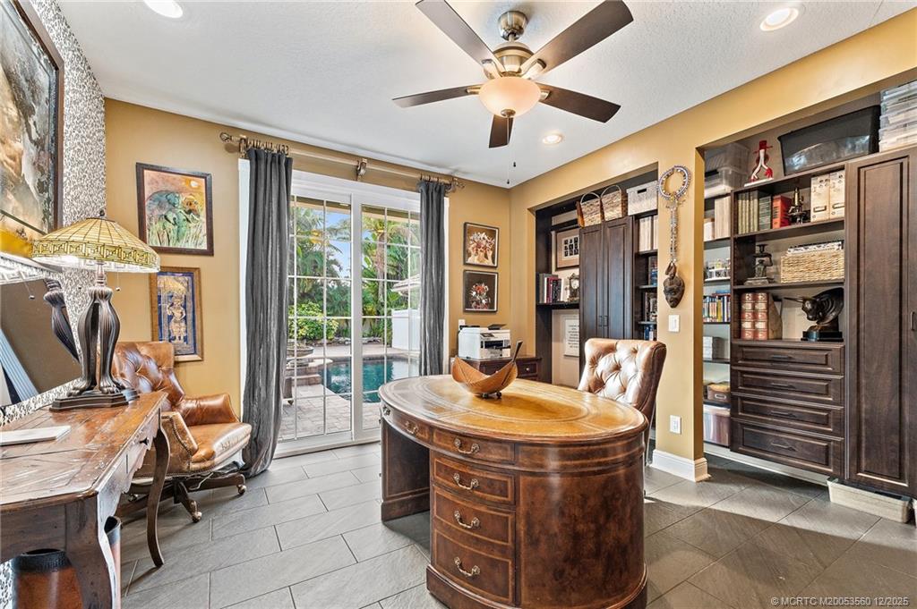 4803 SW Lake Grove Circle