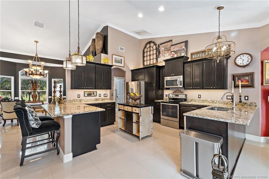 4803 SW Lake Grove Circle