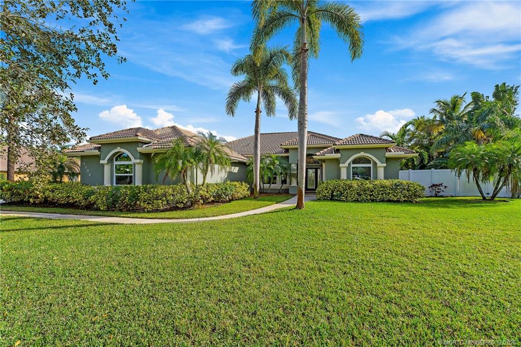 4803 SW Lake Grove Circle