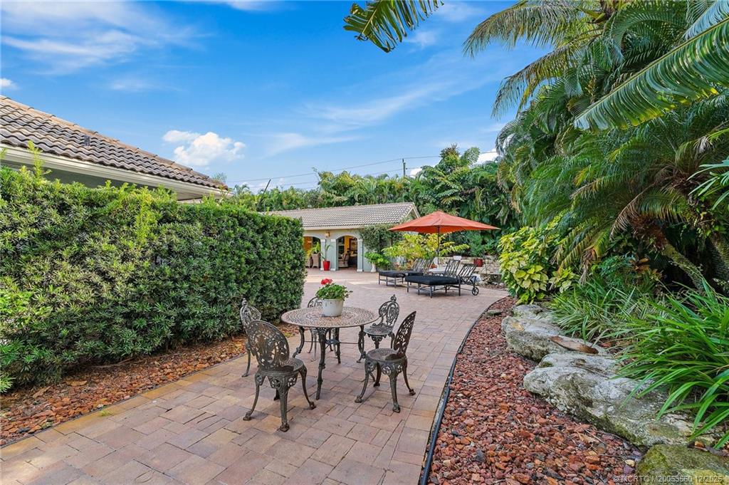 4803 SW Lake Grove Circle