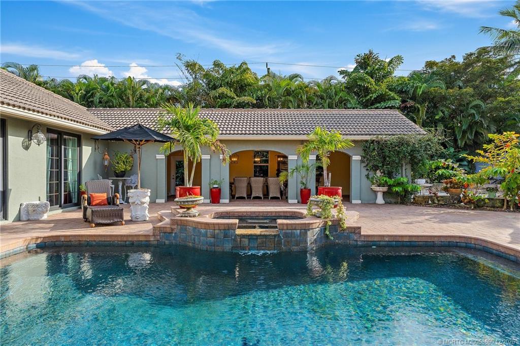 4803 SW Lake Grove Circle