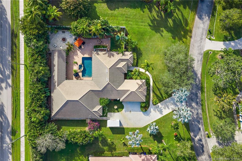 4803 SW Lake Grove Circle