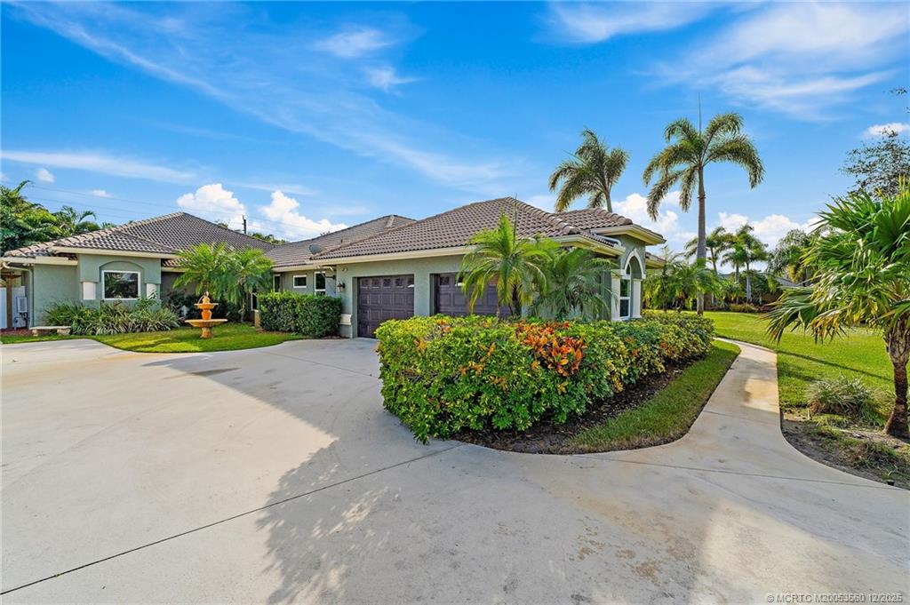 4803 SW Lake Grove Circle
