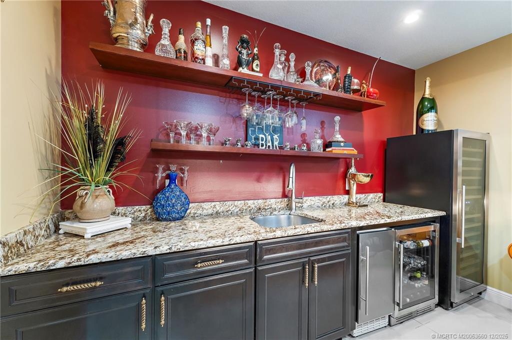 4803 SW Lake Grove Circle