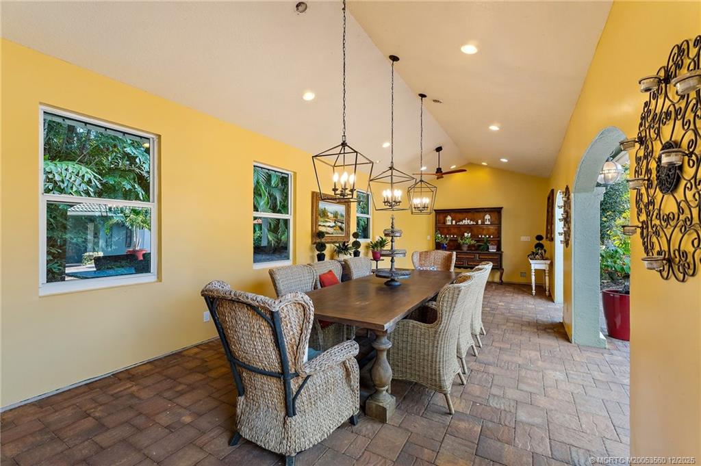 4803 SW Lake Grove Circle