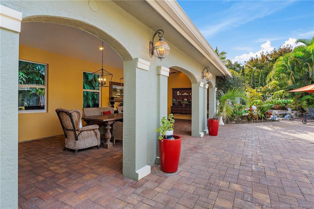 4803 SW Lake Grove Circle