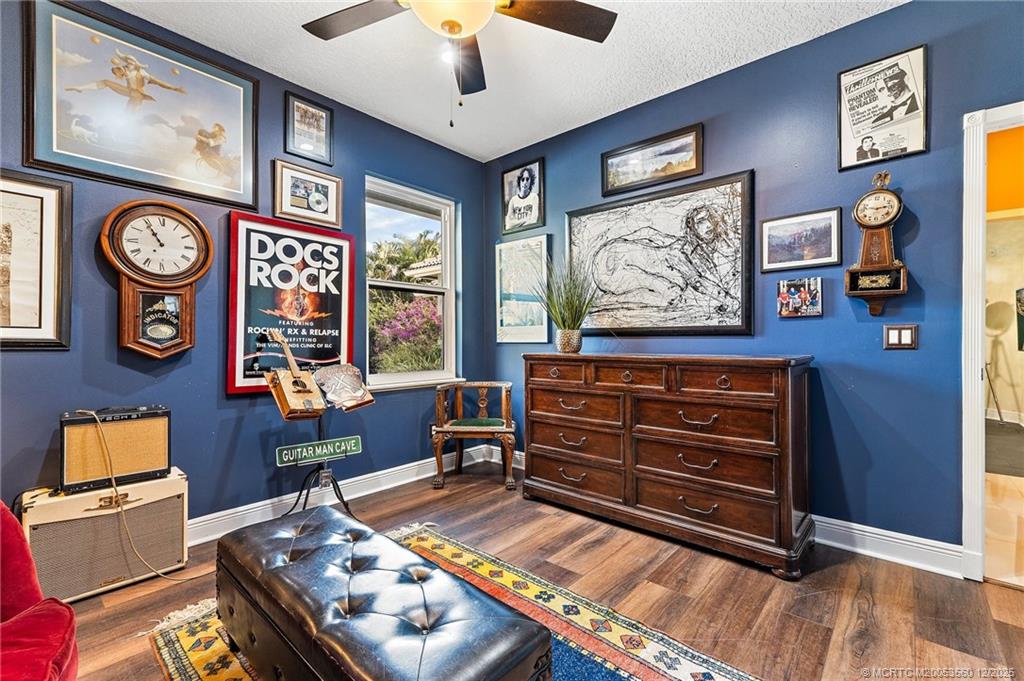 4803 SW Lake Grove Circle