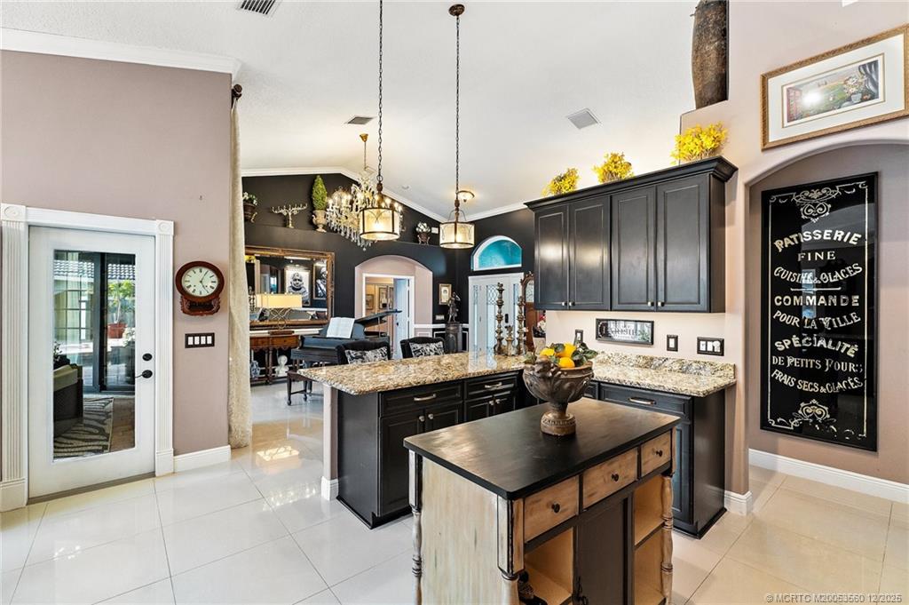 4803 SW Lake Grove Circle