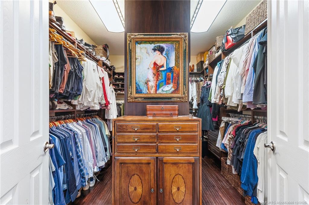 4803 SW Lake Grove Circle