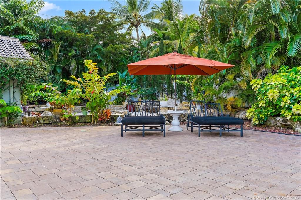 4803 SW Lake Grove Circle