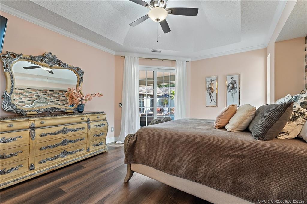 4803 SW Lake Grove Circle