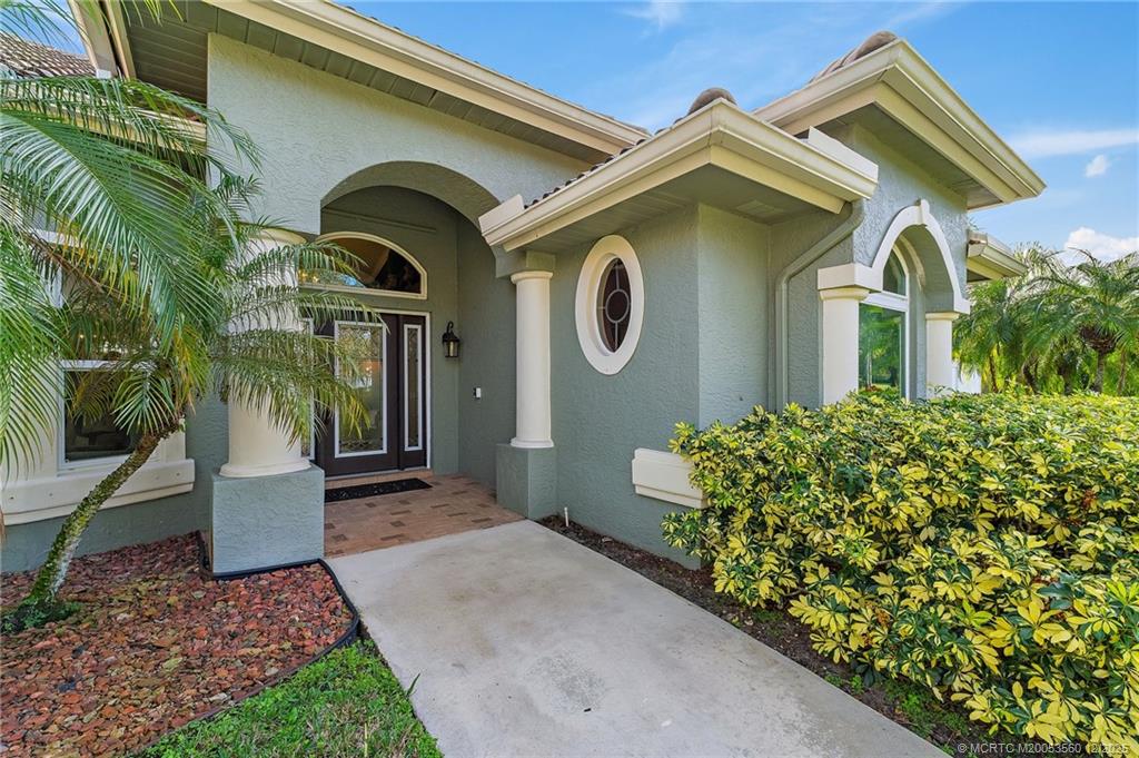4803 SW Lake Grove Circle