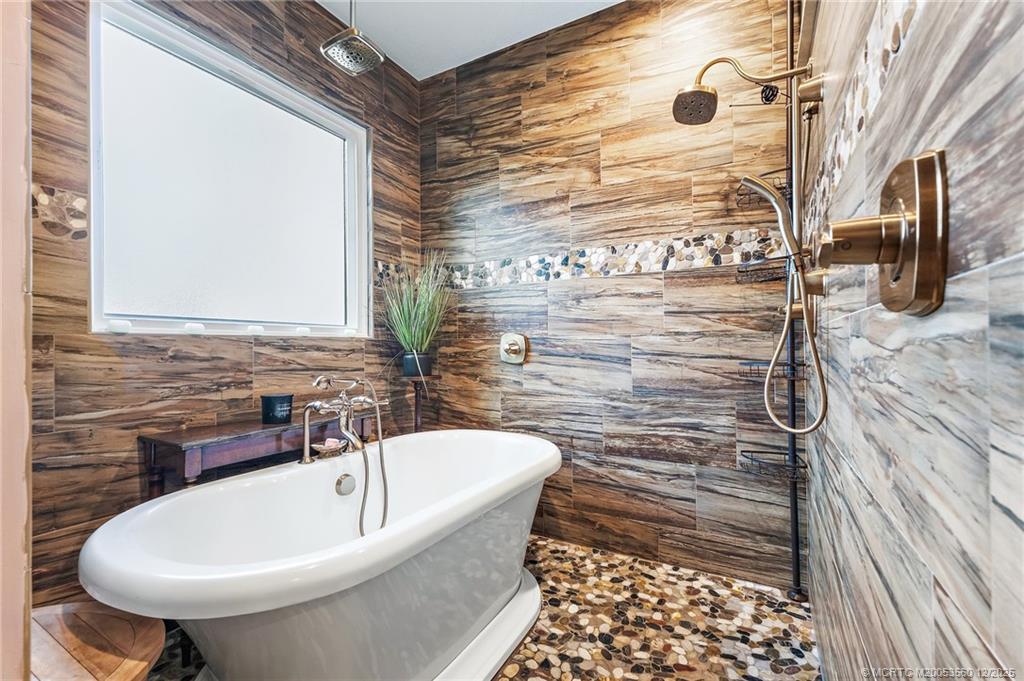 4803 SW Lake Grove Circle