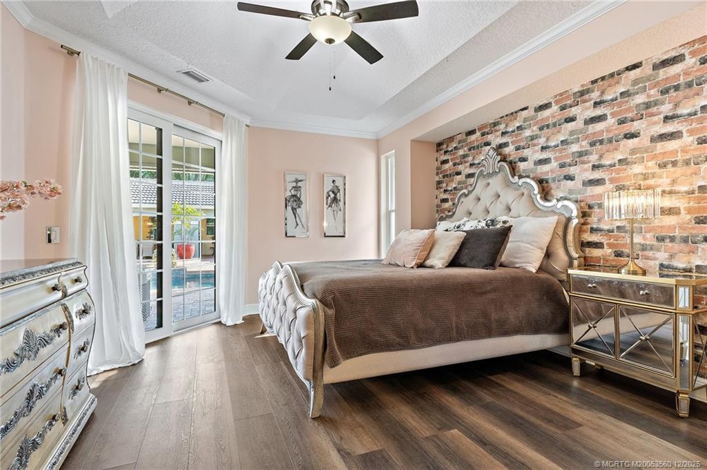 4803 SW Lake Grove Circle