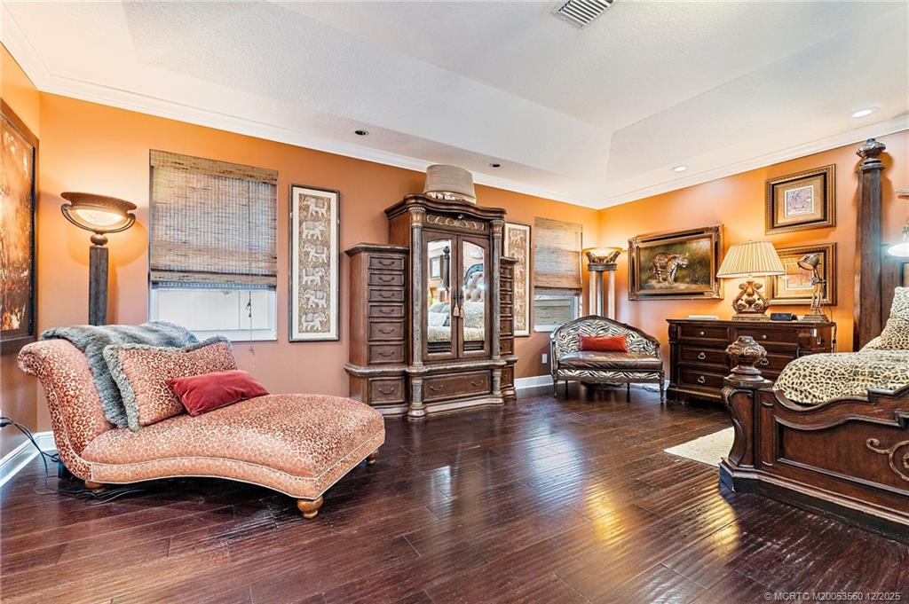 4803 SW Lake Grove Circle