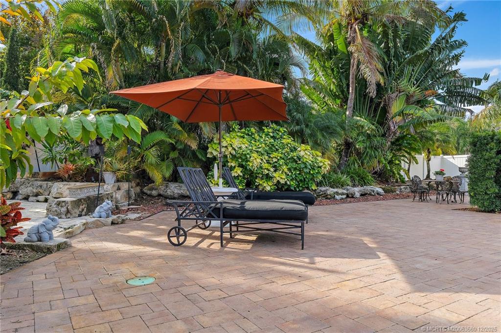 4803 SW Lake Grove Circle