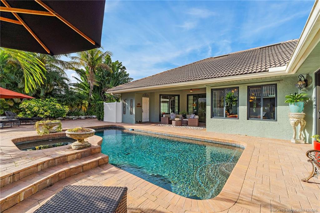 4803 SW Lake Grove Circle