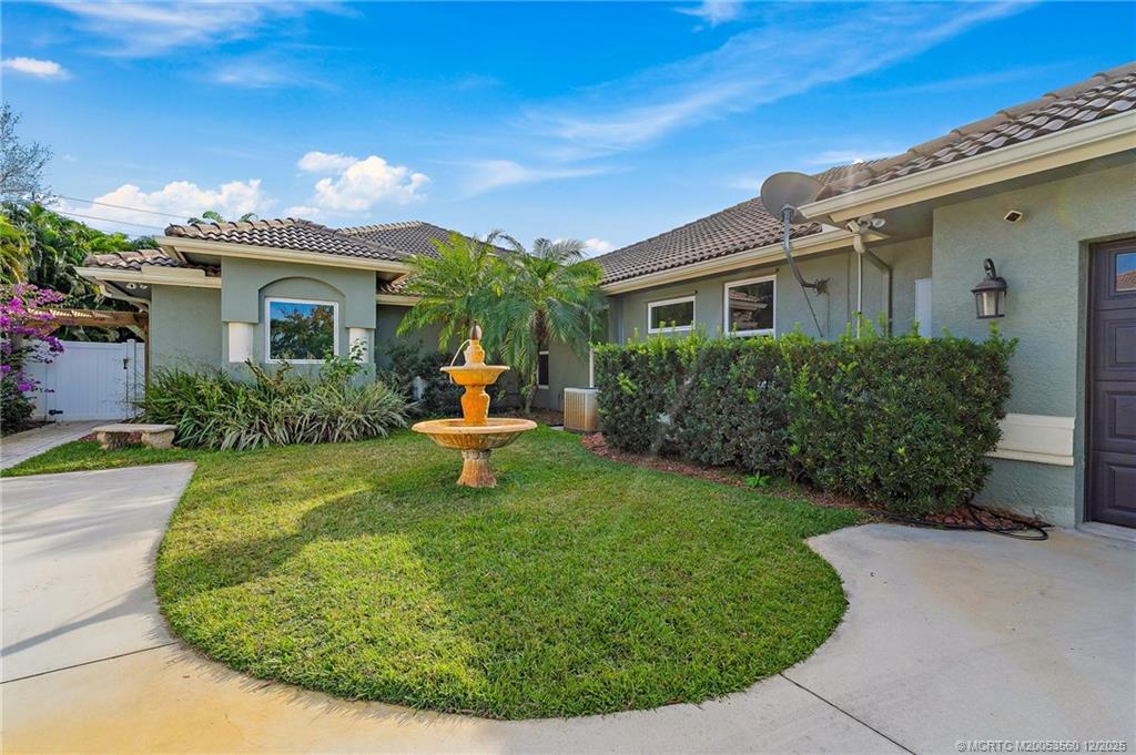 4803 SW Lake Grove Circle